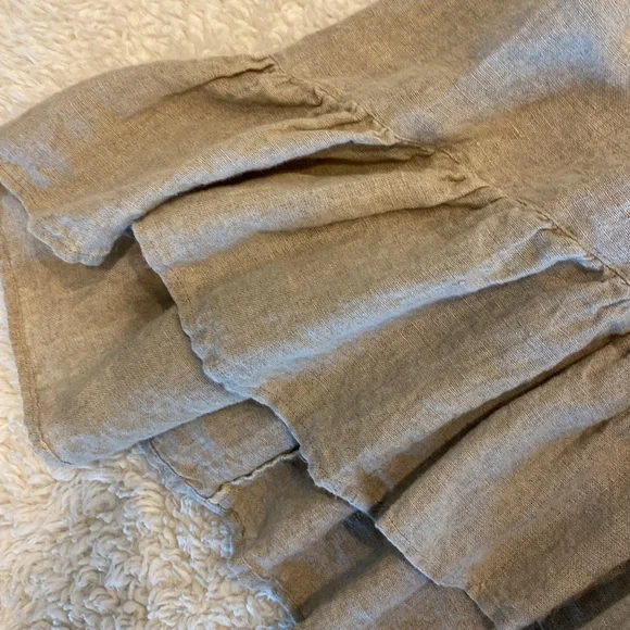 Heart’s Desire Linen Ruffle Top - Picture 4 of 4